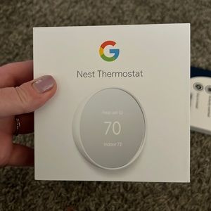 NEW- Nest Thermostat and wall plate cover